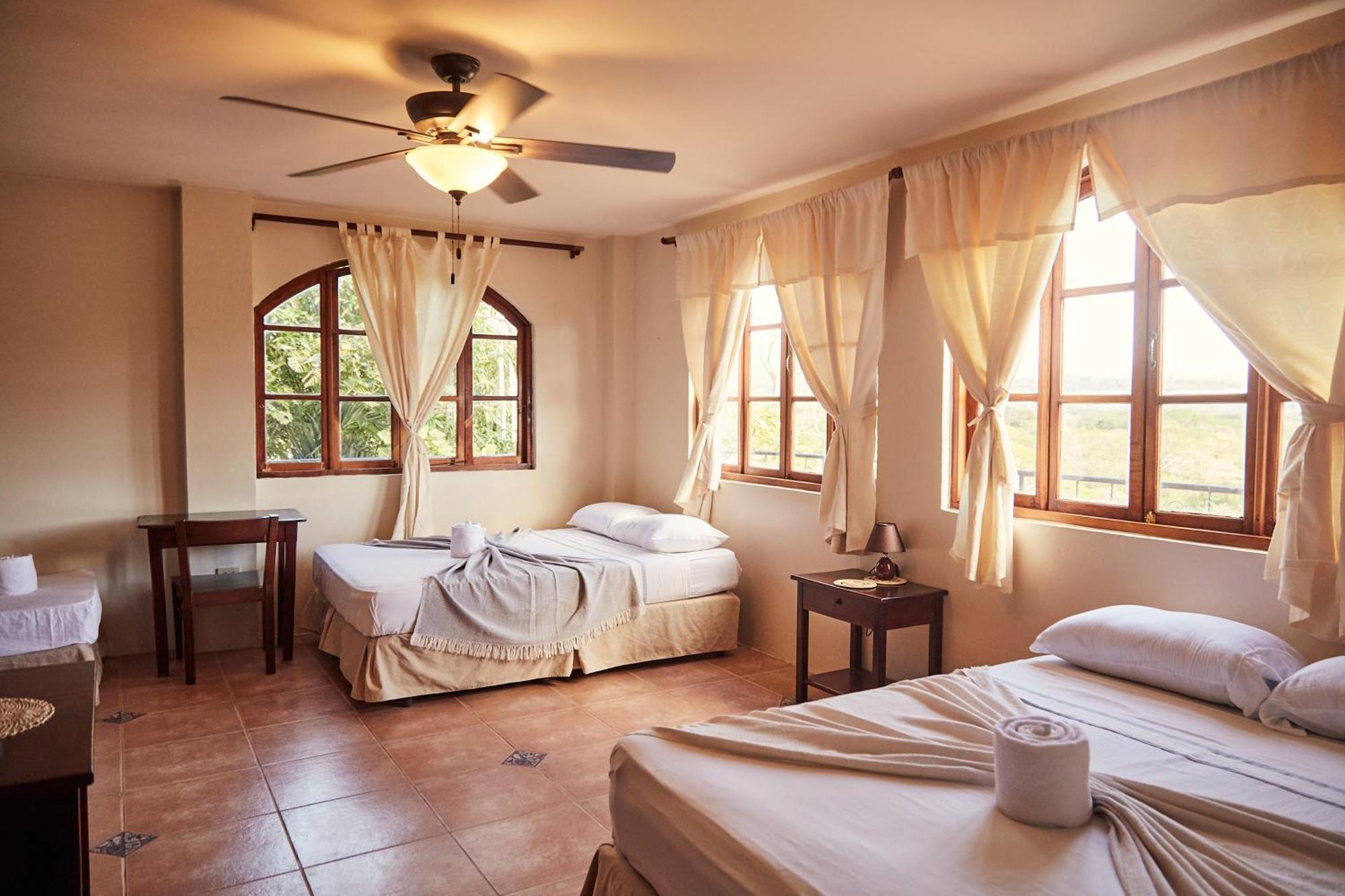 Beachside Stay At Villa Viyarte Сан-Хуан-дель-Сур Екстер'єр фото